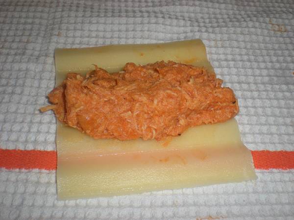 Canelones de pollo con bechamel de calabacín - Preparación paso 9