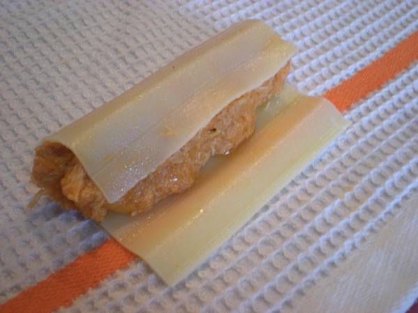 Canelones de pollo con bechamel de calabacín - Preparación paso 10