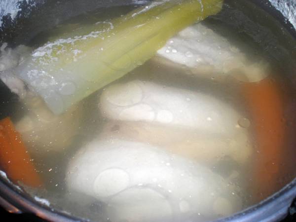 Canelones de pollo con bechamel de calabacín - Preparación paso 2