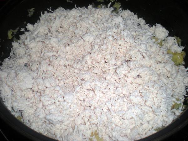 Canelones de pollo con bechamel de calabacín - Preparación paso 5