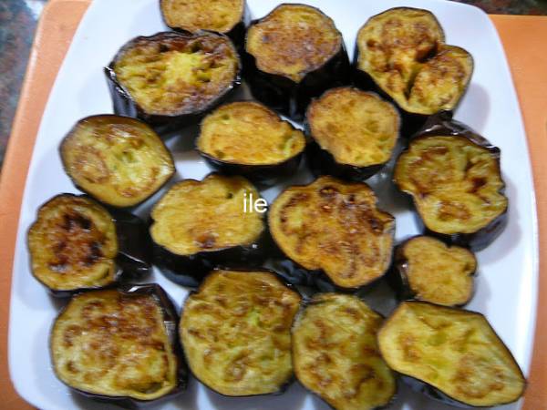 Berenjenas con tomate y ajo - Preparación paso 7