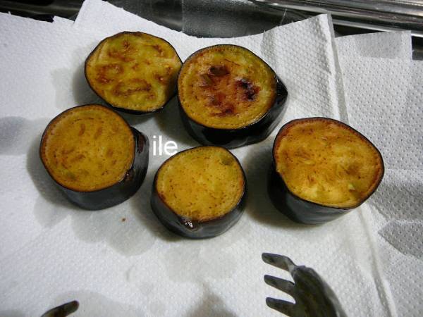 Berenjenas con tomate y ajo - Preparación paso 3