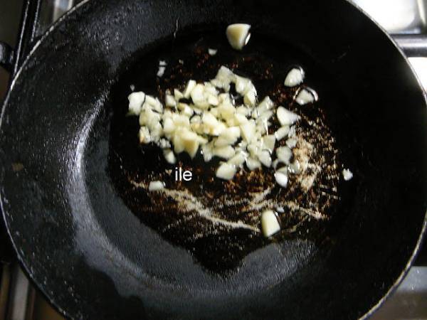 Berenjenas con tomate y ajo - Preparación paso 4