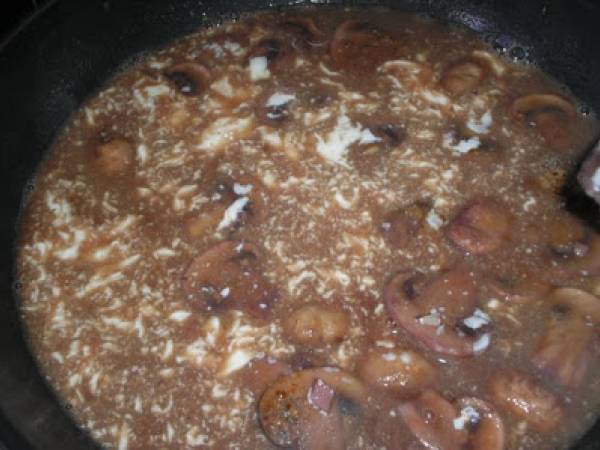 Pechugas en salsa de champiñones - Preparación paso 6