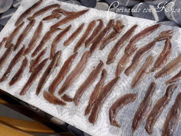 Rollitos de anchoas y queso en pan de molde - Preparación paso 5