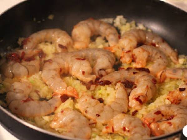 Quesadilla de camarones al chipotle - Preparación paso 2