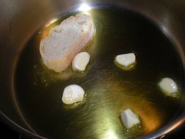 Patatas con rape y almejas - Preparación paso 3