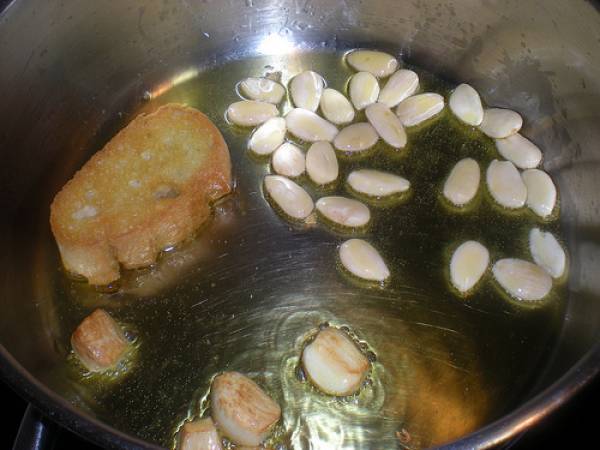 Patatas con rape y almejas - Preparación paso 4