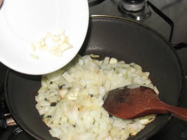 Hélices gratinadas con atún y gambas - Preparación paso 4