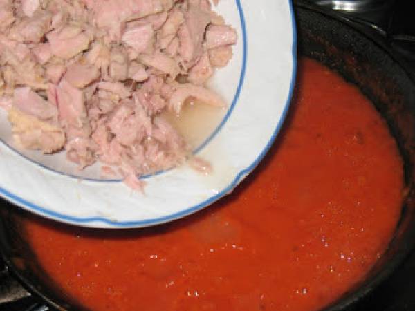 Hélices gratinadas con atún y gambas - Preparación paso 7