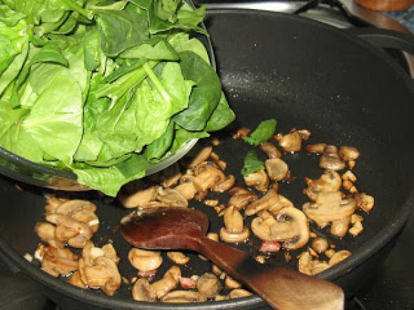 Espinacas con bacon en salsa de miel y jerez - Preparación paso 6