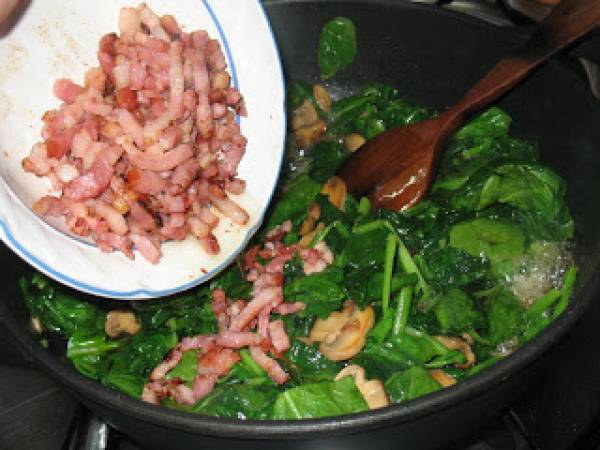 Espinacas con bacon en salsa de miel y jerez - Preparación paso 7