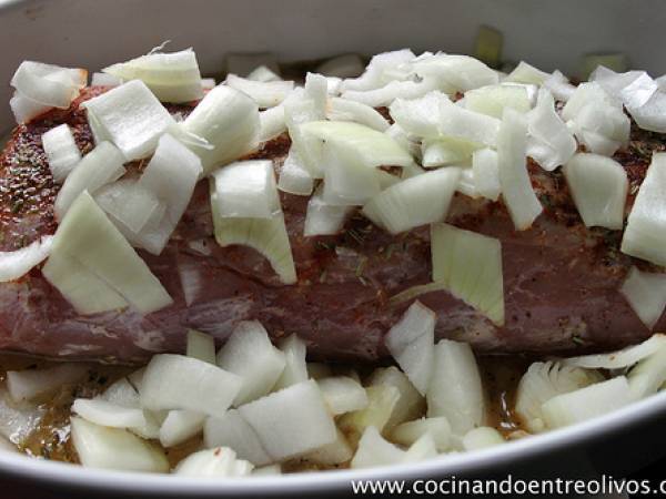Lomo de cerdo breseado con salsa de yogur - Preparación paso 3
