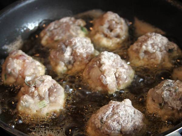 Albóndigas de caballa en salsa de tomate - Preparación paso 11