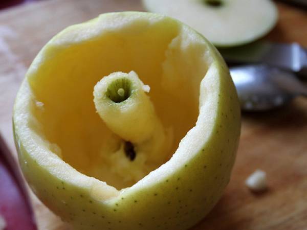 Manzanas rellenas de pollo, pasas y piñones - Preparación paso 4