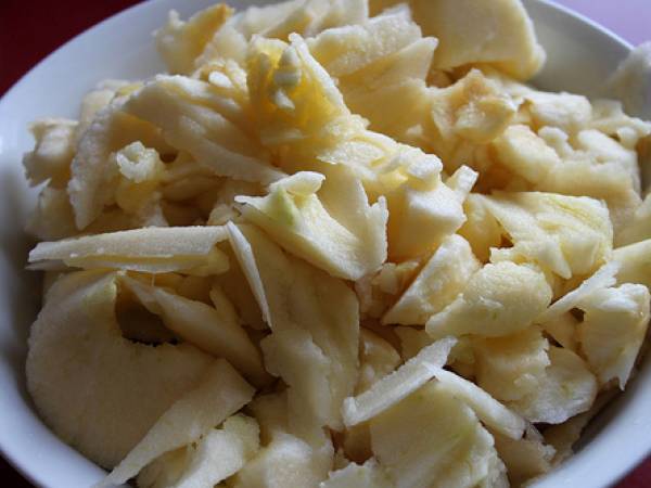 Manzanas rellenas de pollo, pasas y piñones - Preparación paso 6