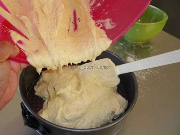 BIZCOCHO DE QUESO CREMA NARANJA Y LIMÓN.- RECETA DE PASTEL - Preparación paso 5
