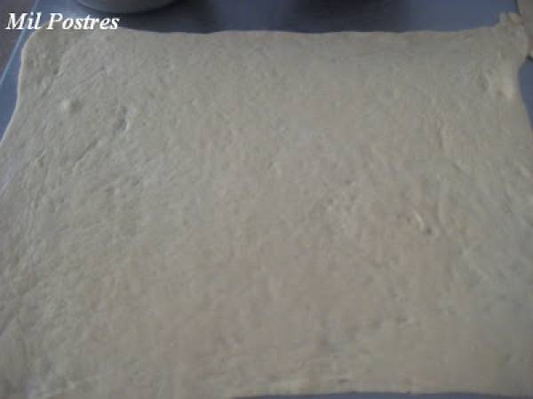 Bollo relleno de merengue francés y frutos secos - Preparación paso 1