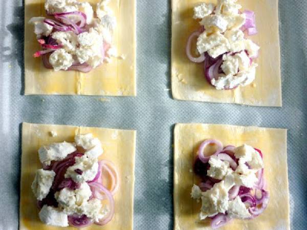 Tortas de salmón ahumado y cebolla roja - Preparación paso 2