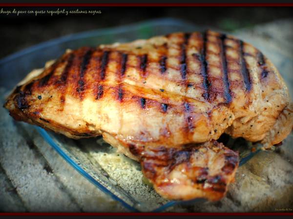 Pechuga de pavo con roquefort y aceitunas - Preparación paso 1