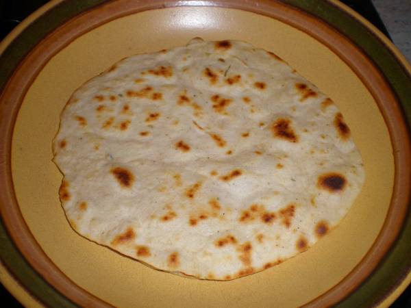 Wrap de tortillas de trigo caseras con pollo especiado - Preparación paso 3