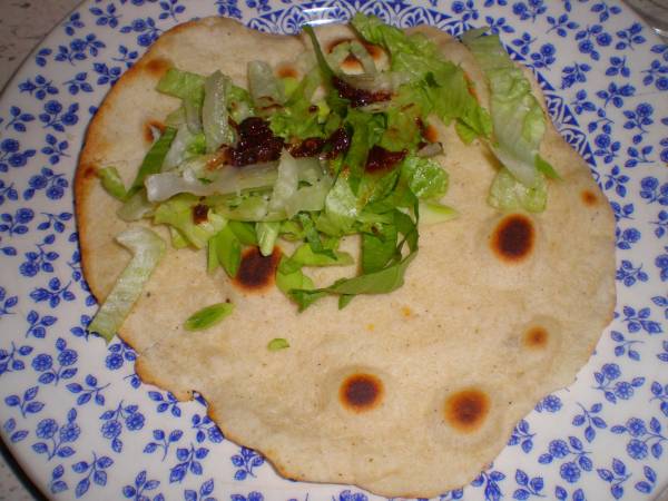 Wrap de tortillas de trigo caseras con pollo especiado - Preparación paso 4