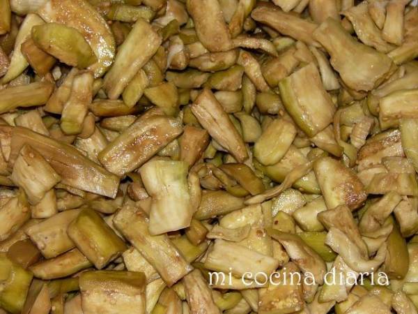 Berenjenas crudas marinadas en aceite - Preparación paso 3