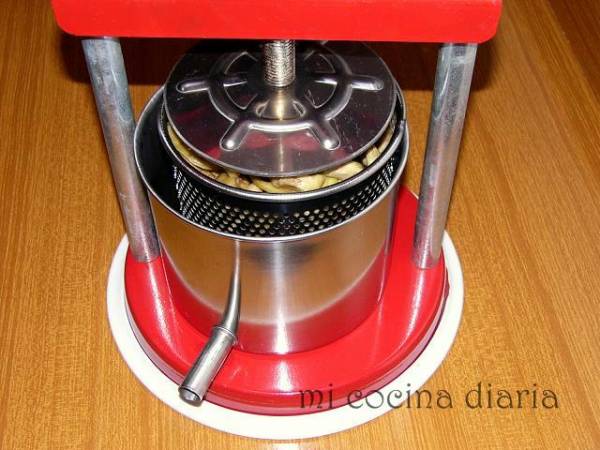 Berenjenas crudas marinadas en aceite - Preparación paso 4