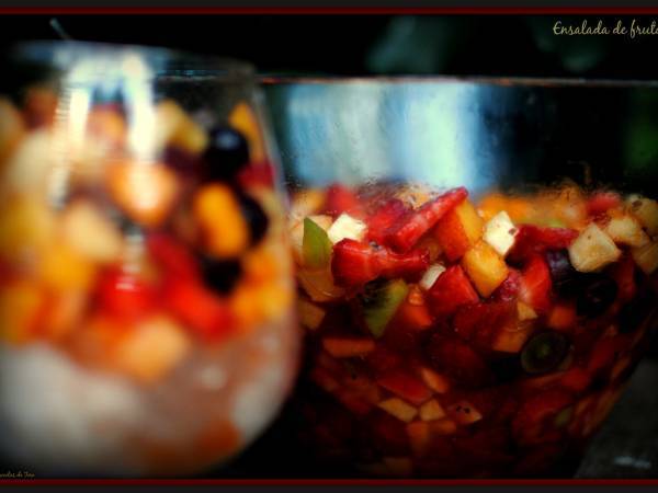Exquisita ensalada de frutas variadas - Preparación paso 1