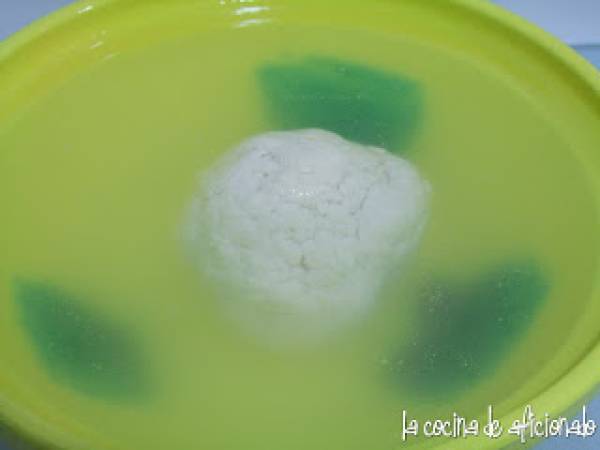 Roscon de Reyes relleno de nata y trufa - Preparación paso 1