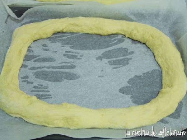 Roscon de Reyes relleno de nata y trufa - Preparación paso 3
