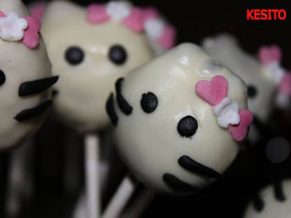 Cakes pops de Hello Kitty - Preparación paso 3