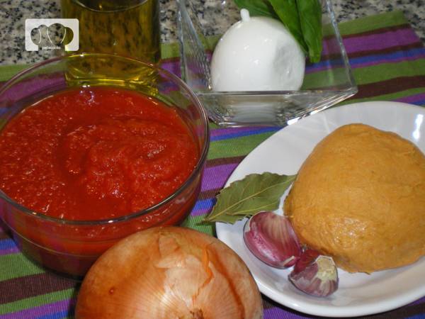Ñoquis al horno con tomate y mozzarella - Preparación paso 1