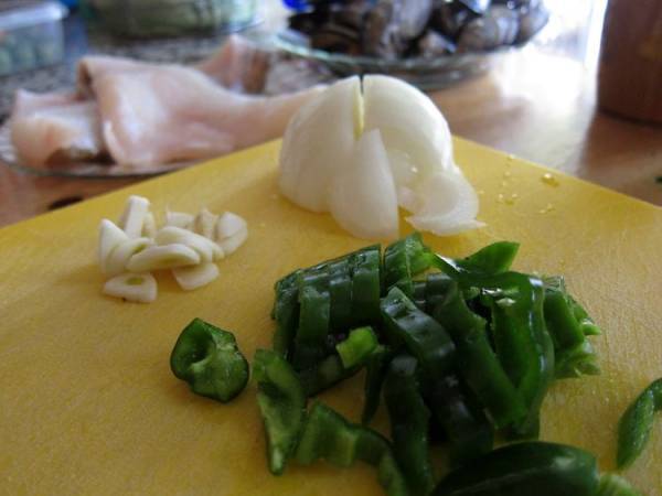 Bacalao con mejillones en salsa picante. - Preparación paso 1