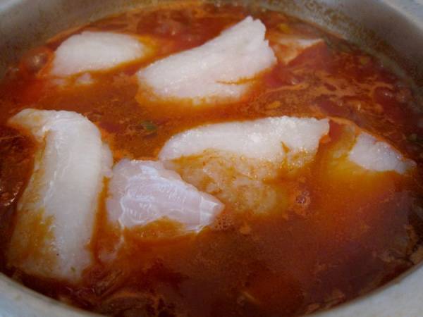 Bacalao con mejillones en salsa picante. - Preparación paso 3