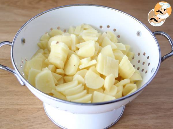 Tortilla Española de Patatas con cebolla - Preparación paso 2