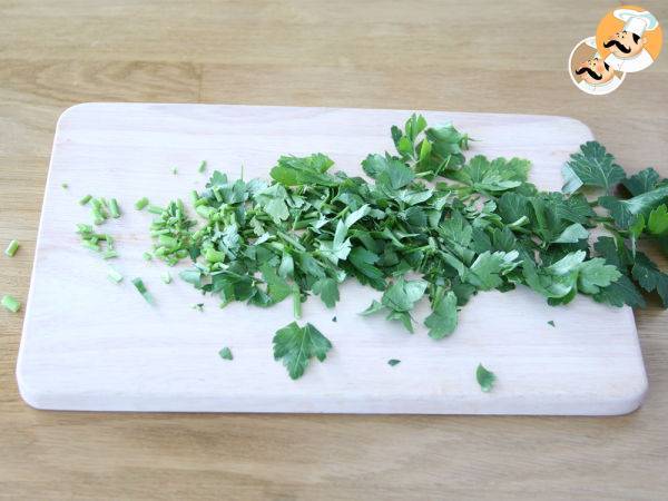 Pan crujiente de ajo y perejil - Preparación paso 2