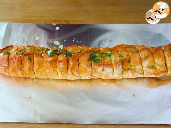 Pan crujiente de ajo y perejil - Preparación paso 5