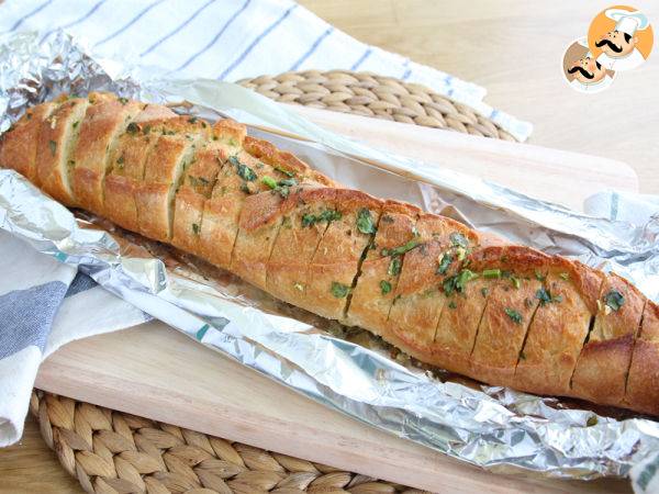 Pan crujiente de ajo y perejil - Preparación paso 6