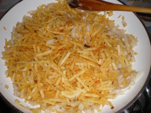 Bacalao a bras, con patatas paja compradas - Preparación paso 3