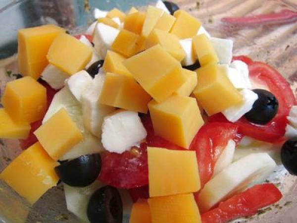 Ensalada de pan duro y queso - Preparación paso 3