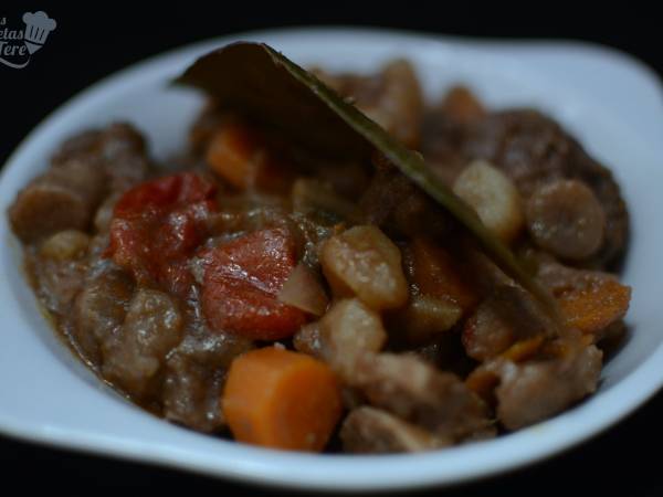 Estofado casero de ternera al vino - Preparación paso 1