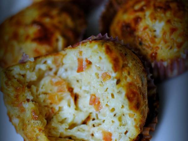 Pizza muffins con mozzarella - Preparación paso 3