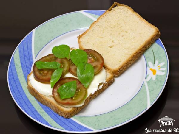 Sandwich caprese - Preparación paso 1
