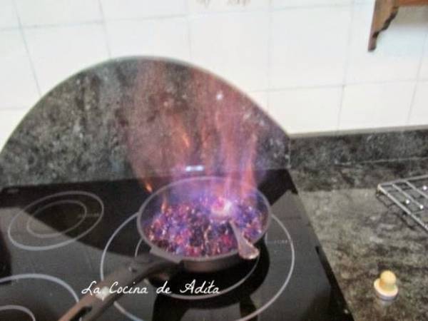 Helados de cerezas al kirsch - Preparación paso 1