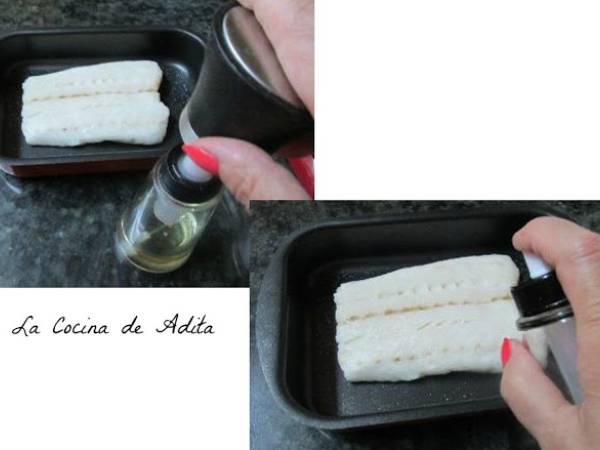 Merluza al horno, con ajada de ajos y pimentón - Preparación paso 1