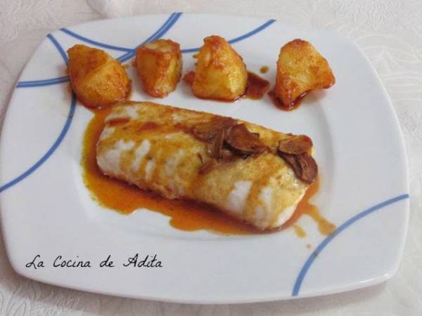 Merluza al horno, con ajada de ajos y pimentón - Preparación paso 6