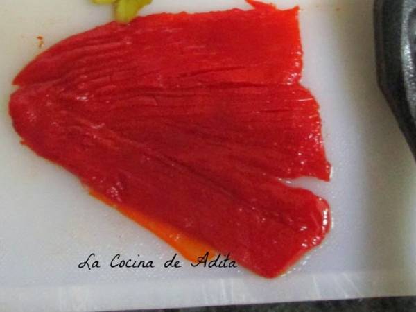 Cóctel con canapés de aguacate y bonito - Preparación paso 3