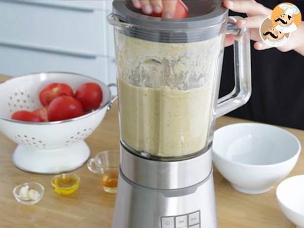 Gazpacho Andaluz refrescante y ligero - Preparación paso 4