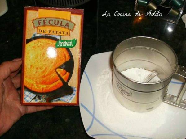 Dos bizcochos en uno, de fécula de patatas - Preparación paso 2